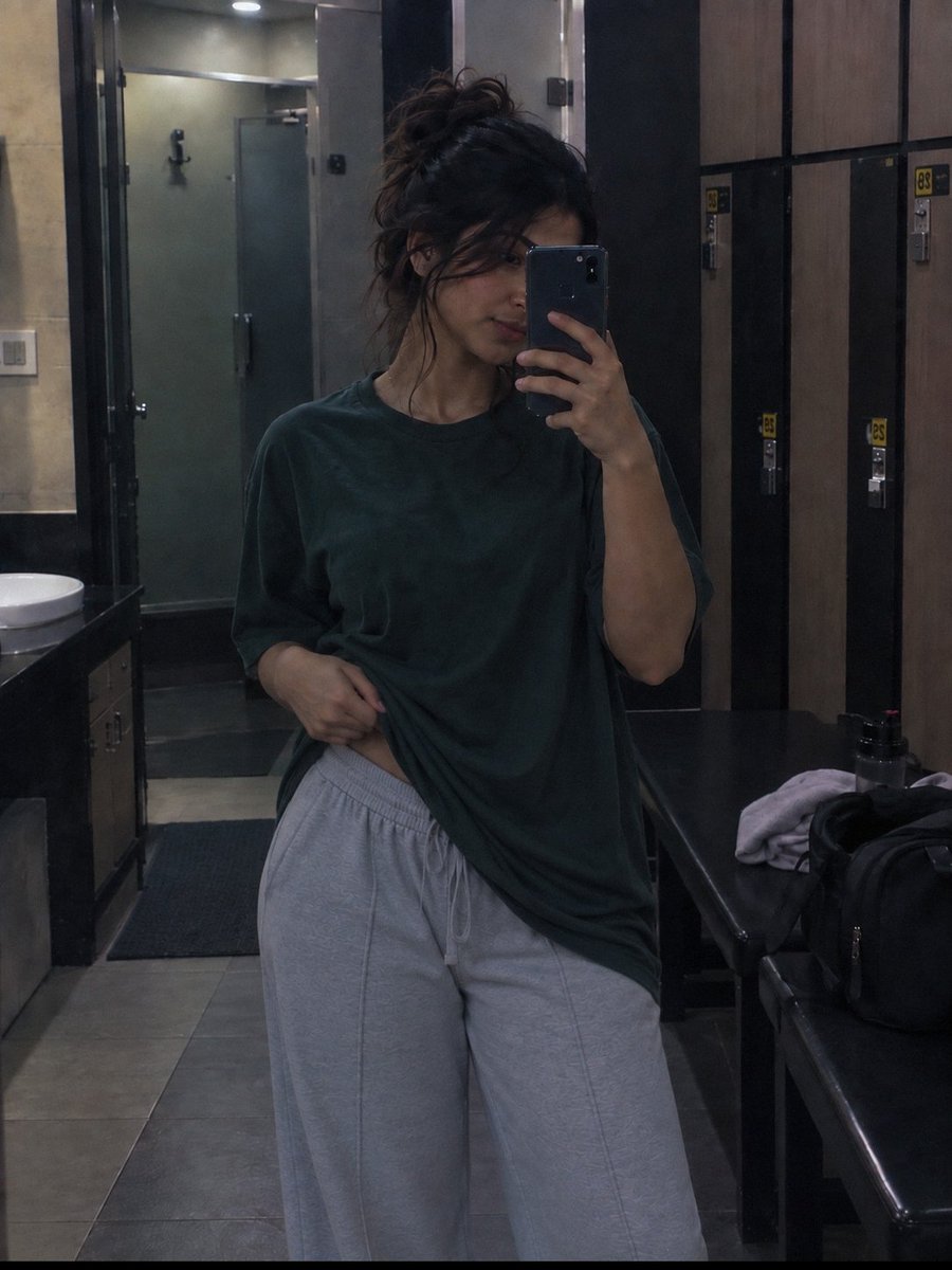 aadhyaverse's tweet photo. last workout at this gym 
shifting to workplace today ✌🏻 https://t.co/TD8spzK8Ok