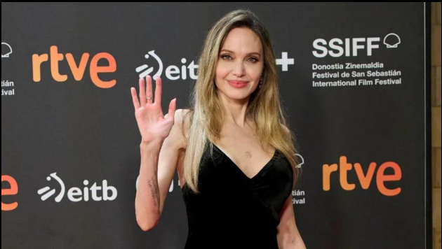 FunzaniDesign's tweet photo. 🔥 ANGELINA JOLIE'S NEXT CHAPTER: Hollywood Star Looks Beyond Los Angeles https://t.co/EdGEsFeq1p