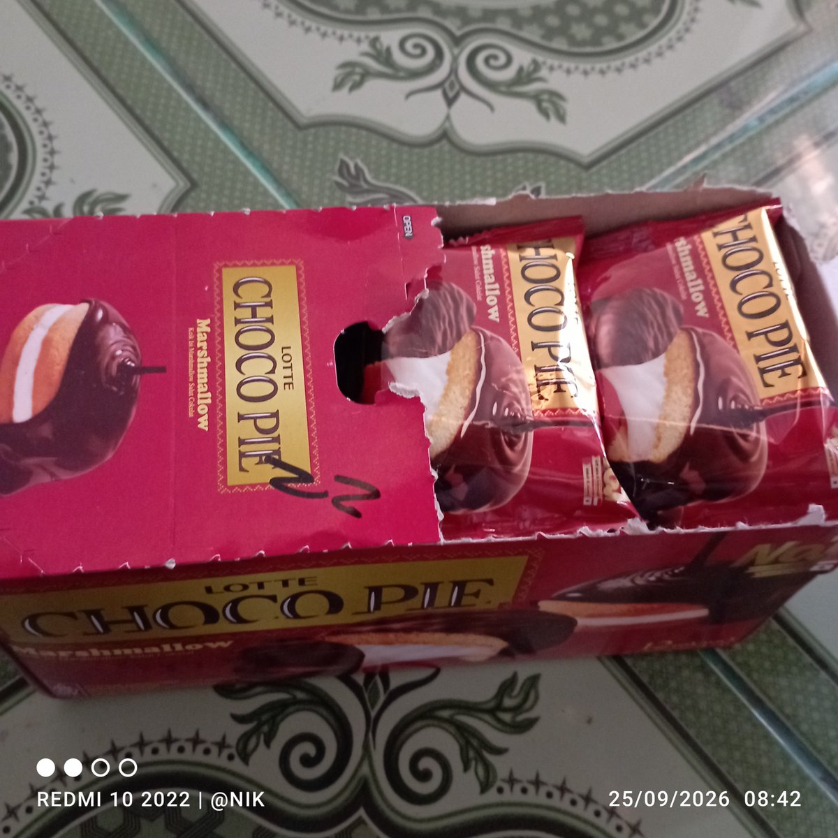 softmoonette's tweet photo. Kalo hari ini aku win, sekotak chocopie ini buat kamu

Kalo mau di RT aja 

Do'akan aku win yaaa🥺 https://t.co/XBLglmhjIZ