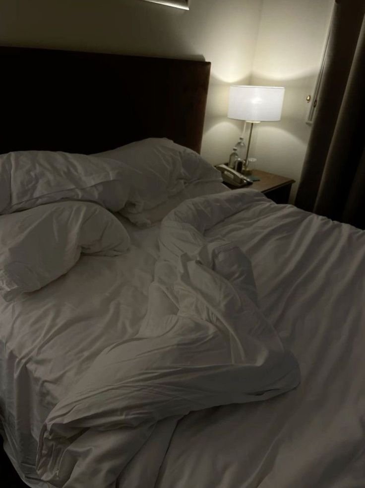 hanji_1409yry's tweet photo. #heejake au | corpo traíra. 

onde a casa de jake entra em reforma e heeseung, seu melhor amigo cede o quarto de hóspedes para ele passar uns dias. 

Ou, heeseung aonde flagra jake sem camisa na cama — e descobre que seu corpo reage ao amigo de um jeito que ele nunca imaginou. https://t.co/OxTBpqAel0