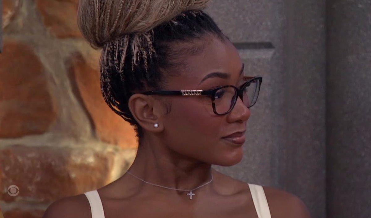 maximusmom13's tweet photo. Drew: I vote to evict Dee! 

In that moment Taylor knew to take that dumb ass to F2! #BB28 https://t.co/BiIvz2BqaC