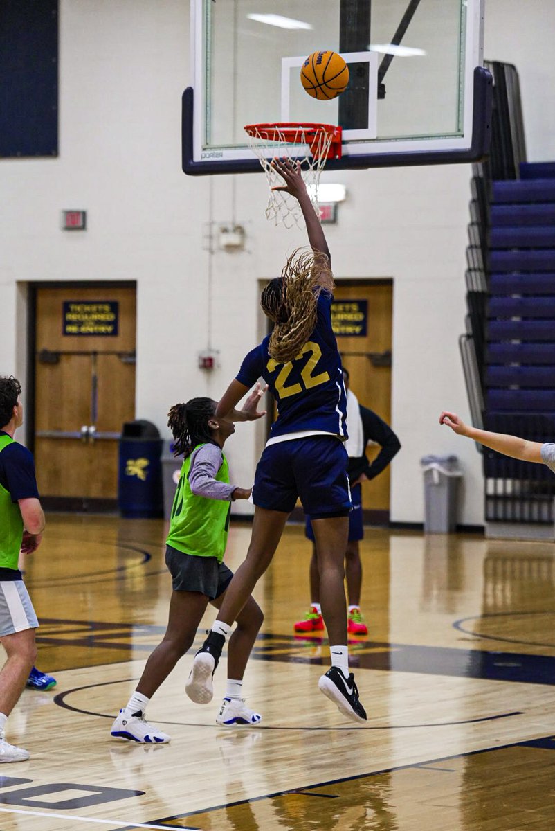 GriffsWBB's tweet photo. First day flicks 📸 

#Griffs | #MetroHoops https://t.co/XnssbQHwND