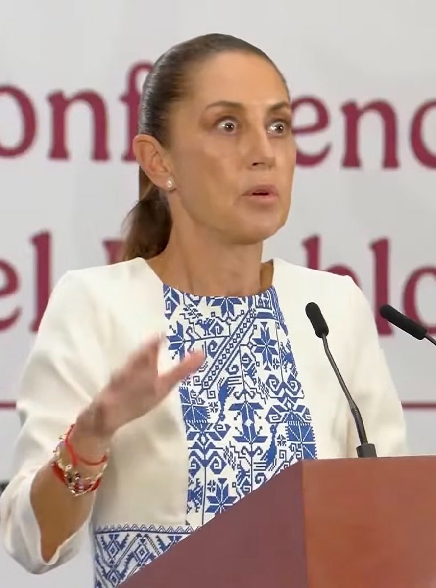 mauvelaz73's tweet photo. -¡1,600!
-¡¿Memes?!
-No, dientes de bebés.
-Ah, menos mal. Qué susto. https://t.co/BeaztQXcnd