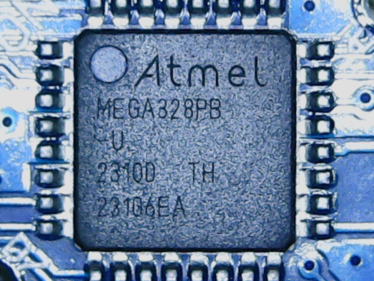 XcomMrA's tweet photo. @yamiky2015 Standard Arduino Nano, the silkscreen is centered.
An Arduino Nano with ATmega328PB, the silkscreen is left-aligned.

I see that the silkscreen on your Arduino Nano chip is left-aligned. https://t.co/pmVzOYBKNd