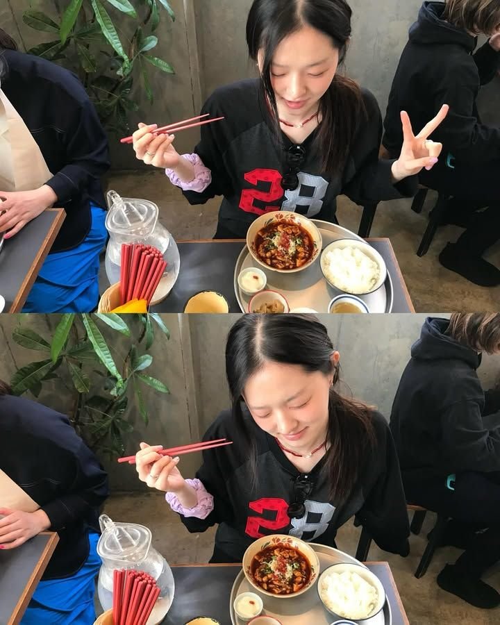 Jliwonpark's tweet photo. Sudah kah kamu bonding bersamaku, Lettera? Maaf kalau serajin ini shift pagi, ayo Lettera kita bonding ulang, aku udah siap menuhin mentab kalian. Untuk permulaan spill menu sarapan kalian dong? Punyaku ini nih semangkuk garang asem sama nasi. :] https://t.co/CCb6PYJM9A