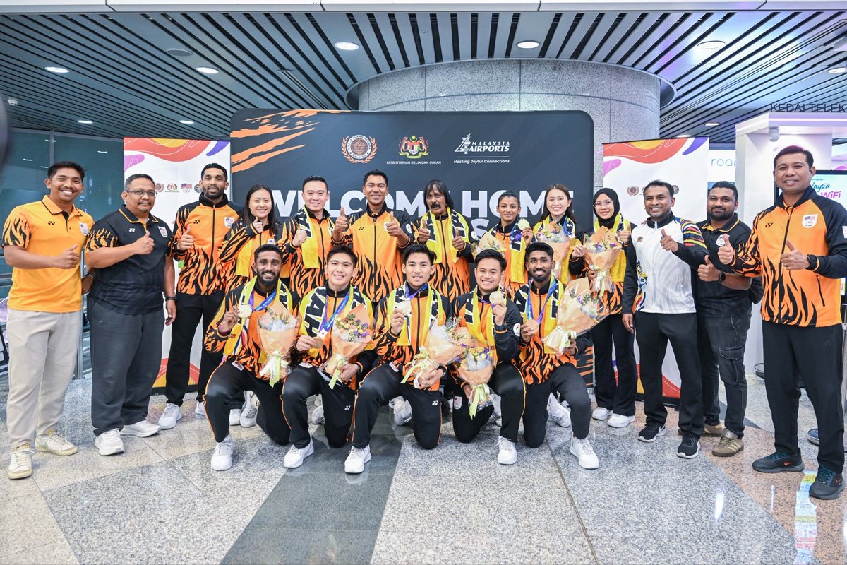 KBSMalaysia's tweet photo. SAMBUTAN KEPULANGAN WIRA KARATE DAN WUSHU NEGARA 

Timbalan Menteri Belia dan Sukan, YB Tuan Mordi Anak Bimol meluangkan masa menyambut ketibaan skuad karate dan wushu negara yang kembali dari Temasya Sukan Asia Aichi-Nagoya 2026 di KLIA, awal pagi tadi. https://t.co/WJkAF6yfNy