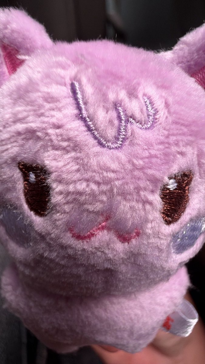 xvsqvx's tweet photo. 아니친척들이랑차탔는데내옆에ㄹㅈㄷ어색한사촌들앉힘나쁜어른들ㅜ부산에서산청까지가야함이거인팁학대야산덕아나좀살려쥬ㅓ https://t.co/GApCUL574z