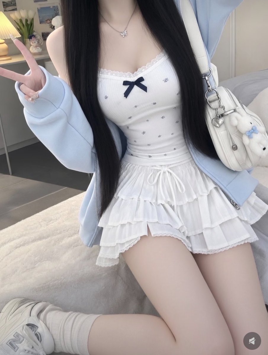 Cristin95359347's tweet photo. 毛毛有点多了，不过都剃干净了

是谁说要来锐评我17的bb啊？

心情不好来X发泄了，无🚪来就给啊！！ https://t.co/9ybCAeSLuE