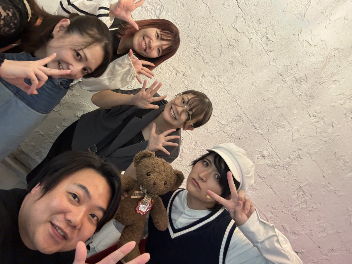 MuckMiyu's tweet photo. 昨日『#エターナルループ』のゲネプロ回参加させて頂きました！
あっという間に体験時間が過ぎ去ってしまうほど目まぐるしく色んな事が起こっていて、めちゃくちゃ楽�����ったですー！！
困ってたらすぐ誰かが声かけてくれて優しい世界だった🫶
キャストさんの演技も素晴らしくて最高でした👍 https://t.co/CeXczdsdMW