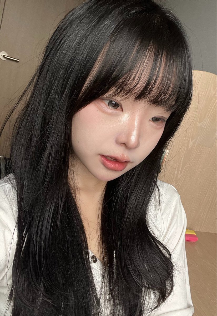 NEWN_vani's tweet photo. 할거 업어서 사진을 많이 찍어버리게된 사건…
TMI (샤인머스켓을 얼려놨어요)
아 고양이 조아하세요? 고양이 보여줄까요??
🐰💛🐱 https://t.co/poH9ZUnIw6