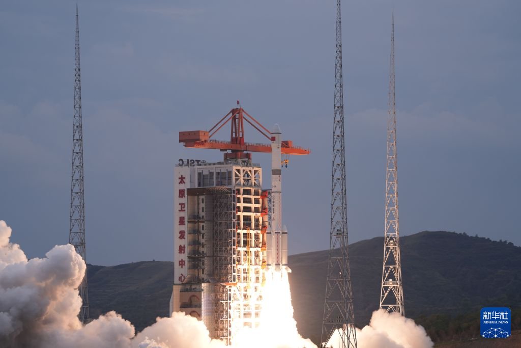 PDChina's tweet photo. China successfully sent a new group of remote sensing satellites into the preset orbits via a modified Long March-6 carrier rocket from the Taiyuan Satellite Launch Center in north China’s Shanxi on Thursday.

The satellites of the Yaogan-40 04 group will be used to carry out electromagnetic environment detection and related technical tests. The launch marked the 670th mission of the Long March carrier rockets.