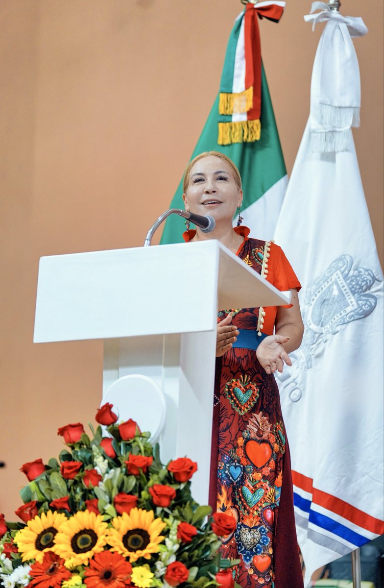 UAGro_MX's tweet photo. La UAGro celebró la Ceremonia de Graduación de la generación 2022-2026, que lleva por nombre Dr. Javier Saldaña Almazán, reconociendo el esfuerzo y dedicación de quienes hoy culminan una importante etapa de su formación profesional.

¡Enhorabuena, generación 2022-2026! 🎓 https://t.co/CCnxCNaSvI