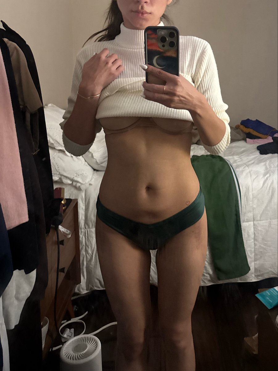 heavnslut's tweet photo. this being me at 103.4lbs is criminal. -to be fair, I think I’ve got period bloat (&amp; I’m 5’2) but damn https://t.co/DNaMat34DP