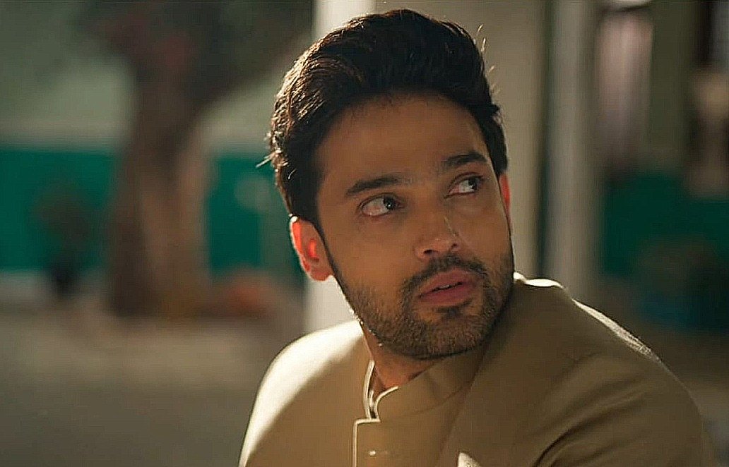 Babulal54764138's tweet photo. Can we talk about the cinematography here 😭?

As if Mahid Niyazi wasn't already a walking distraction, they had to go and frame him in the most breathtaking lighting possible! 😮‍💨❤️‍🔥

•#ParthSamthaan• •#MahidNiyazi•
•#SeherHoneKoHai• https://t.co/C5Cl9CkHuz