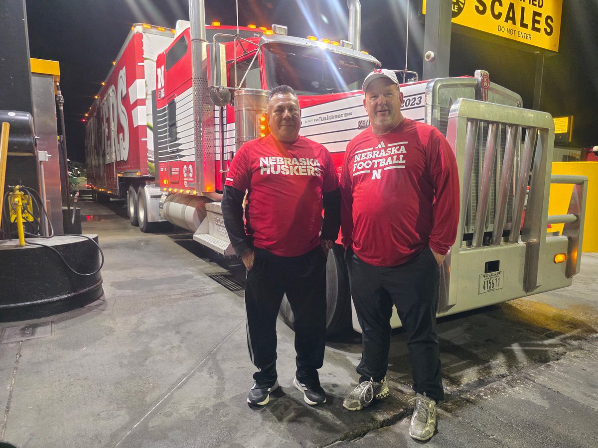 ashleyrenae612's tweet photo. 📍 Shelby, IA.

Quick stop then going to keep on rollin through the night. 

@Selden_Trucking @NUequipment https://t.co/khOJySEcra