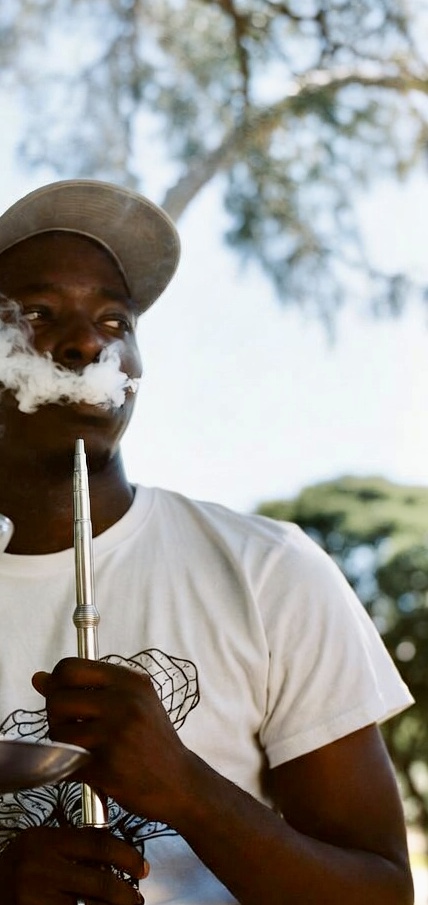 HookOozes's tweet photo. HOOKOOZES. Where the throne meets the smoke, responsibly.
   #HookoozesGhana #ResponsibleLuxury #ThroneSmoke https://t.co/lEdOKSrXzt