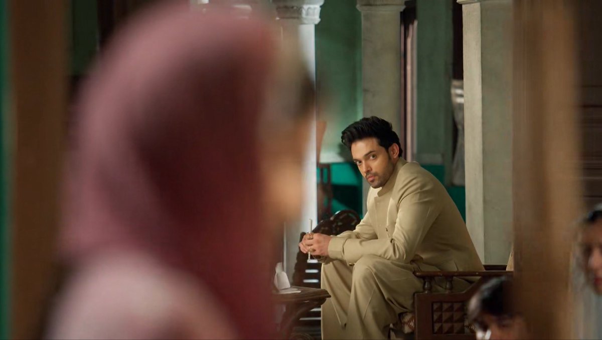 klaroliner123's tweet photo. “Woh Haldi ko Humara sir samaj ke koot rahi hai” 
Lmaooo Mahid 🤣🤣

#SeherHoneKoHai #MaHer https://t.co/JgwBJmow81