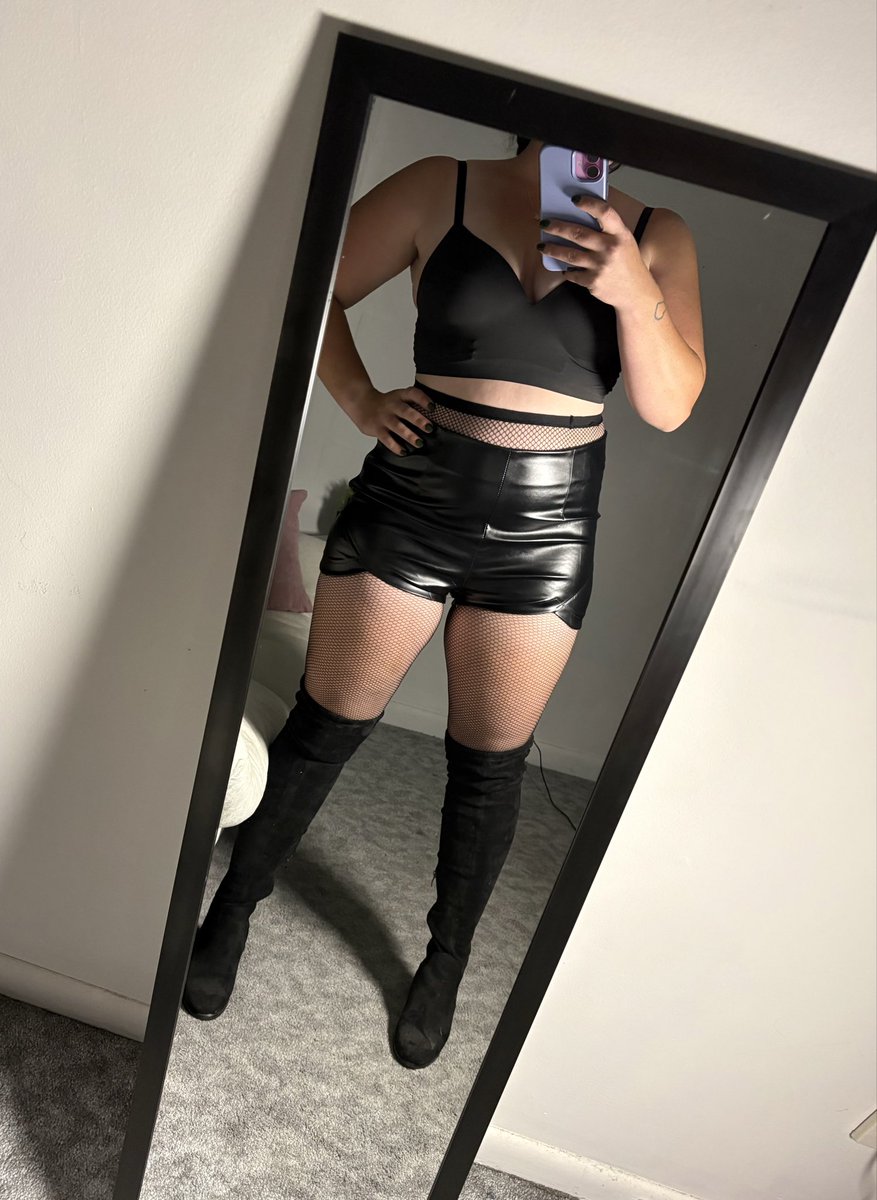 MaddiesFun33's tweet photo. Talk dirty to me😘 https://t.co/6cKwDdGT8f
