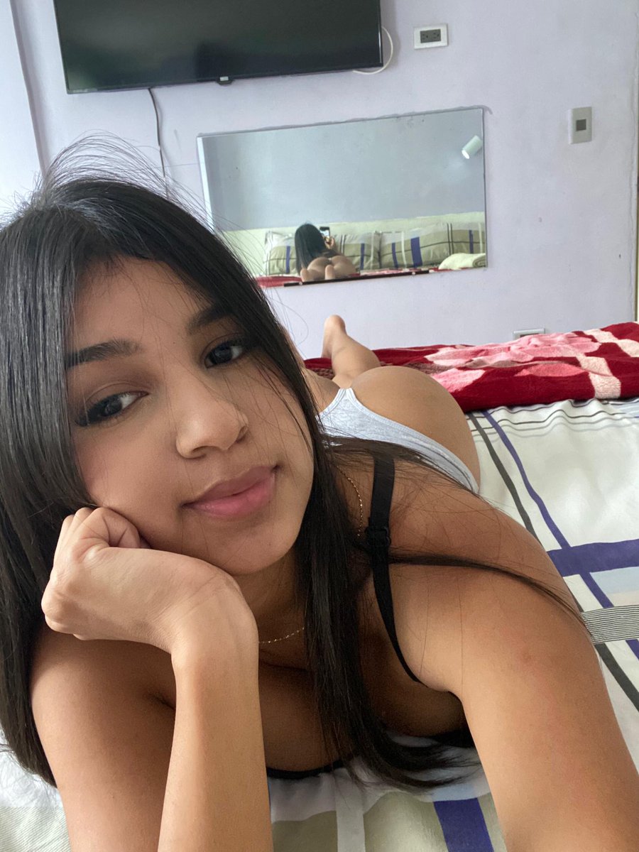 mishellebby_'s tweet photo. Así como me ven lo se mover rico😛 https://t.co/XDi7k7qlm0