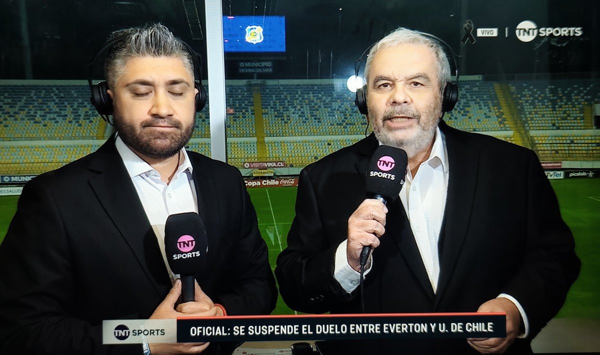 JonathanVi49357's tweet photo. #MatchdayJueves 
#CopaChileCocaColaZeroAzúcar 
Se suspende el partido entre @evertonsadp 🆚 @udechile https://t.co/b4jOnNFjHw
