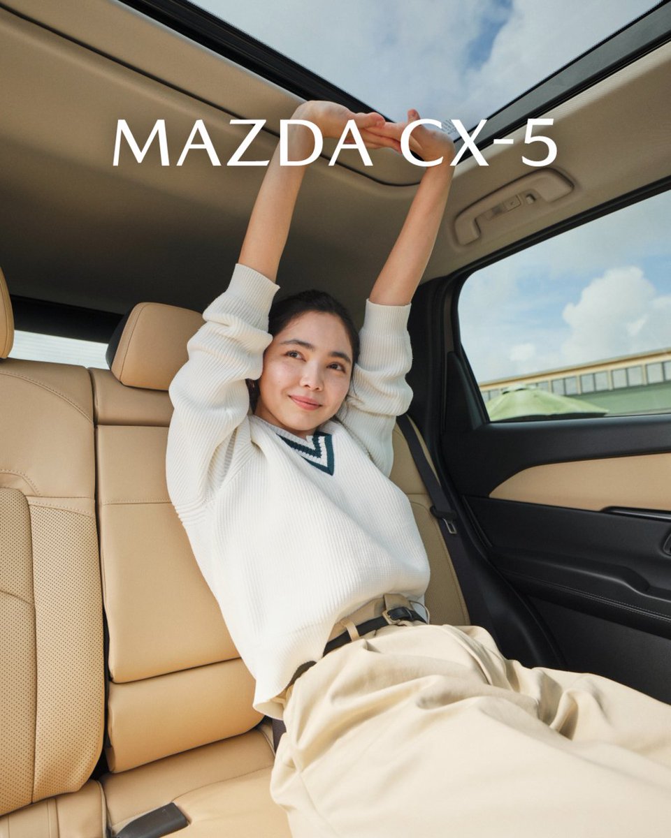 Mazda_PR's tweet photo. ◇どのSUVが気になる？ 室内空間篇◇
ライフスタイルや走りの好みなど、あなたにぴったりなMAZDAのSUVを探す「どのSUVが気になる？」本日は室内空間篇です。

📍CX-30
包み込まれるような心地よさを求めるあなたに✨
立体駐車場でも扱いやすいコンパクトなサイズでありながら、素材や仕立てなどのクラフトマンシップにもこだわったCX-30。
上質で豊かな室内空間が、きっとあなたの毎日にときめきをもたらしてくれるはずです🚗✨

📍CX-5
後席や荷室のゆとりを重視するアクティブ派のあなたに✨
足を組んでもゆったりくつろげる広さの後席はもちろん、レジャー用品や荷物をたっぷり積み込める大容量の荷室もCX-5の魅力です。
後席を倒せば、さらに広々としたフラットな空間が出現。アウトドアや旅行など、あなたのアクティブな毎日をしっかり支えてくれます🚗

📍CX-60
上質な室内空間は外せないあなたに✨
光の移ろいが心地よいCX-60の室内空間は、あなたの移動する時間をより優雅なひとときへと変えてくれます。
インテリアの質感やシートカラーは、ぜひじっくり吟味していただきたいポイントです。
見るたび、触れるたびに愛着が深まっていく。
それがCX-60の室内空間です🚗

あなたがSUVの室内空間で重視するポイントは何ですか？
ぜひコメントで教えてください✨

各車種について詳しくはこちらから検索
https://t.co/3z4une1xQ4

#MAZDA #マツダ #走りたいをつくりたい #SUV #CX30 #CX5 #CX60