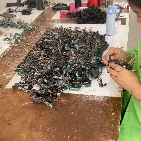JuiceModel's tweet photo. Hand assembled RC toy planes.
Focus on details &amp; quality control.
Reliable toy products for bulk orders.
#kufeimodel #rctoyplane #toymanufacture https://t.co/nZaoP8p63Z