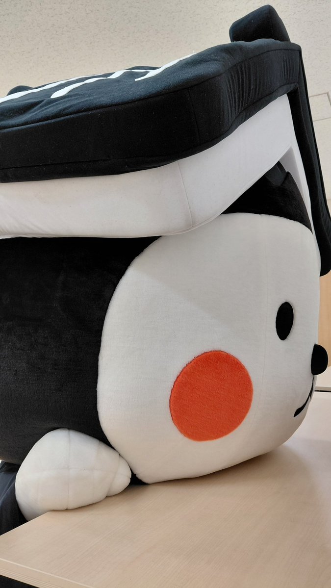 Tochi_suke's tweet photo. 蔵|•ㅅ•●)∩おはよ～っ♪
ぼく!! テーブルさん だいすきっ\(●>ㅅ<●)/♪
なんか おちつくんだよねぇ～(●-ㅅ-●).｡oO
#とち介 #くつろぎの日 https://t.co/sr06pu5ftu