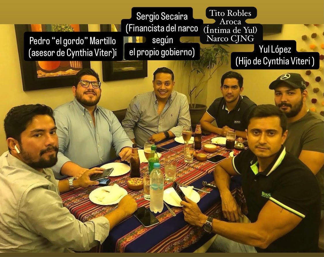 Cyborg_ec's tweet photo. @Animal__1995 #ATENCIÓN que Tito Robles es quien le lava dinero a Yul López (hijo de C Viteri) el gordo Pedro Martillo consigue dinero y aportantes de campaña de grupos de delincuencia organizada!! Todos eso sabe el gobierno de Noboa y el ministro. https://t.co/1RjpvWqikh