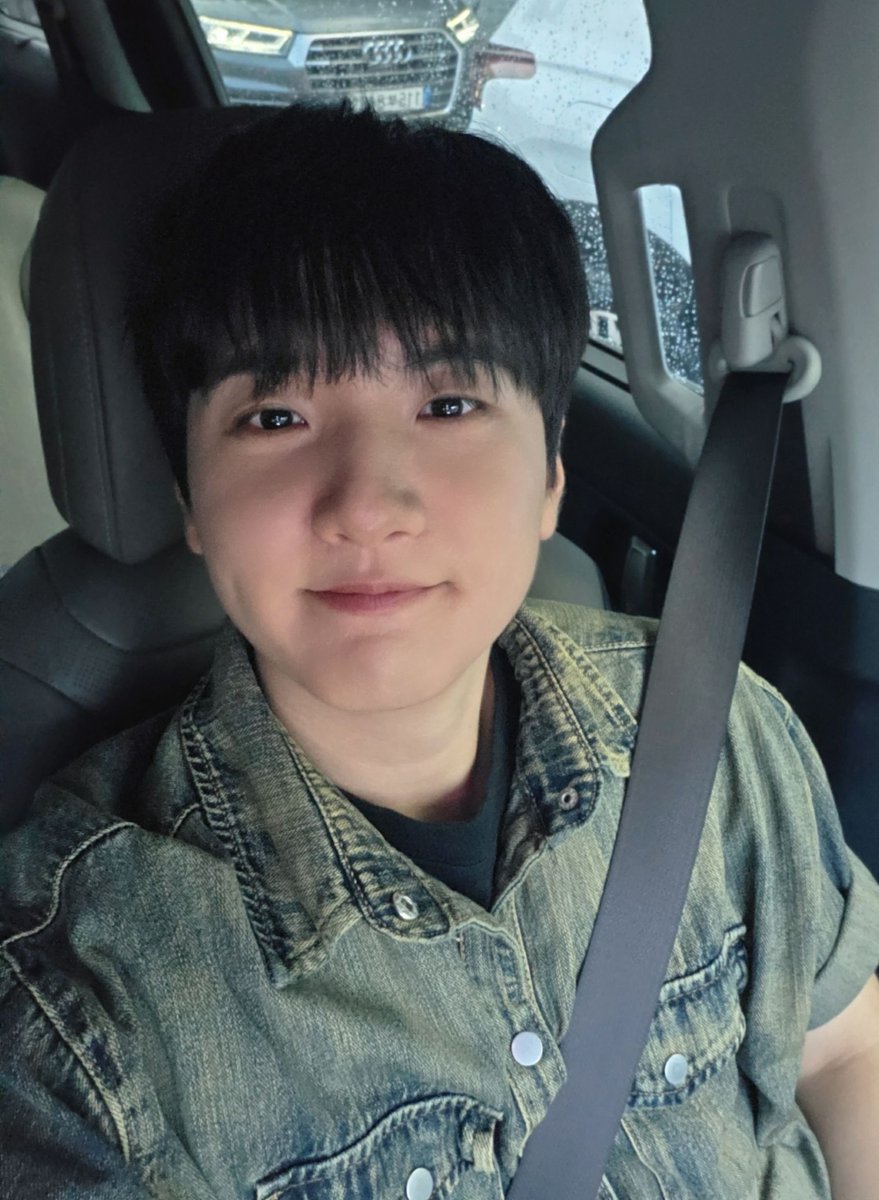 1st_luy's tweet photo. 너 그렇게 착둥이 미소 지으면 
내가 넘어갈 거 같아?

..............웅......... https://t.co/dIES9tj7CA