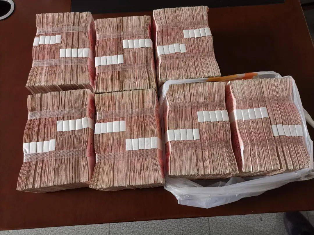baggwangjun1's tweet photo. When the cruel gang got caught, their hacked silver and hidden loot were seized, punishment was exacted, and every detail of the case was truly clear. https://t.co/Q27fPpV1qI
