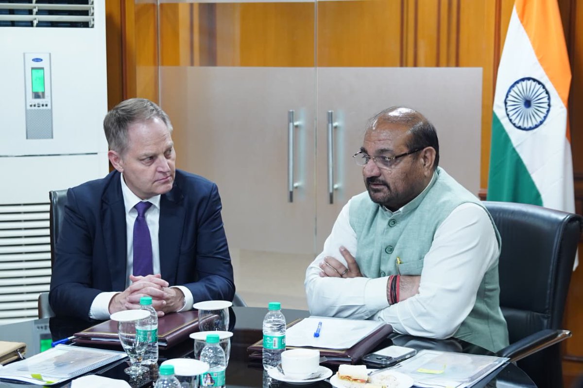 icarindia's tweet photo. ICAR &amp; International Water Management Institute (IWMI) signed a Work Plan to advance a Sustainable Water Future, focusing on water security, productivity, resilience &amp; innovation.
#ICAR @IWMI_ @ChouhanShivraj @PIB_India @AgriGoI https://t.co/fvu9QJYpsk