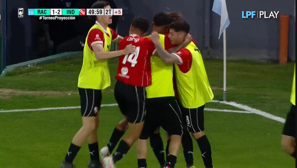 Lugonzalezdiezz's tweet photo. [SERIO] Es la segunda vez en menos de 10 años que la reserva de #Independiente le gana el clásico a Racing en el Cilindro, con uno menos, un arquero debutante y Lautaro Martínez presente en la cancha. 
Una costumbre… https://t.co/z3ocNsVRFx