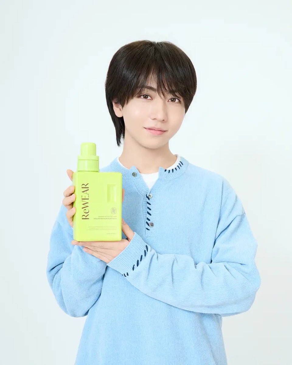 MimiBeauty__'s tweet photo. 長野凌大さん・桜木雅哉さんの相棒コンビが再生柔軟剤「ReWEAR」とコラボ🌟
店頭で対象商品を1,000円以上ご購入ごとにトレカ&amp;メイキング動画をプレゼント。さらに、抽選でサイン入りチェキが当たるそう！
詳細はキャンペーン特設ページをチェック✦ https://t.co/PQ5L3T71v2
