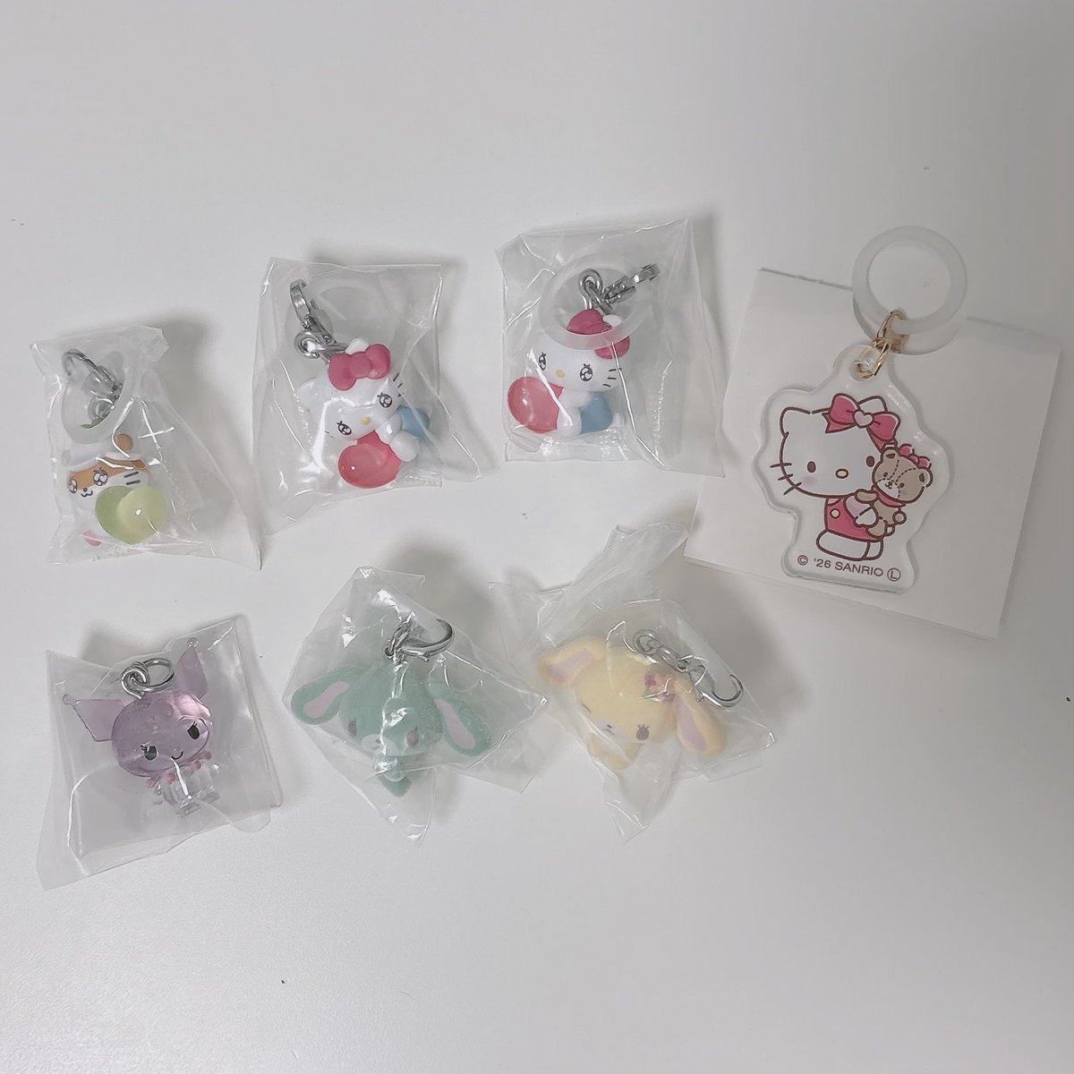 ius_221's tweet photo. サンリオ エモきゅん シュガバニ クリスタル めじるし マーカーチャーム キティ コロコロクリリン クロミ ミントうさ はなうさ

譲 : 画像の7点
求 : 7点で1600円+送料

定価以下でのお譲りとなります。
お気軽にお声掛けください！ https://t.co/XzHMZxRcsz