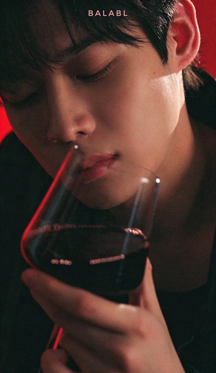 LanThuTranrd's tweet photo. Lạnh lùng và đáng iu Kim yoon sik  🩵 #KimYoonSik #김윤식 #金允植 https://t.co/7aC2WacpjQ