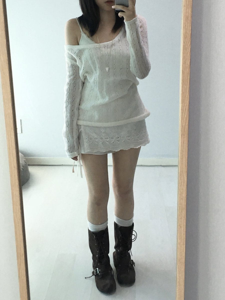 bfk2x3's tweet photo. #ootd 요즘 젤 맘에들었던•••♡ https://t.co/r7gH9u72QJ