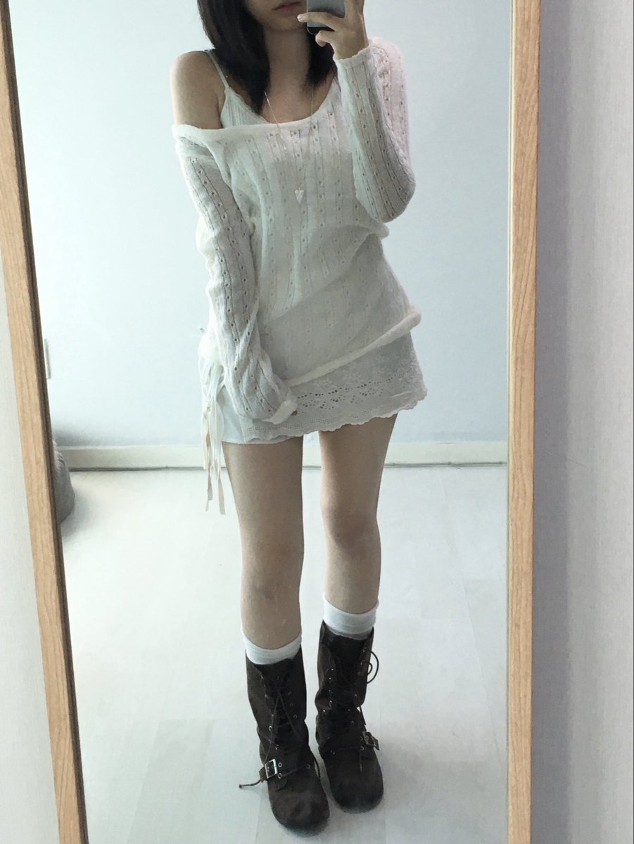 bfk2x3's tweet photo. #ootd 요즘 젤 맘에들었던•••♡ https://t.co/r7gH9u72QJ