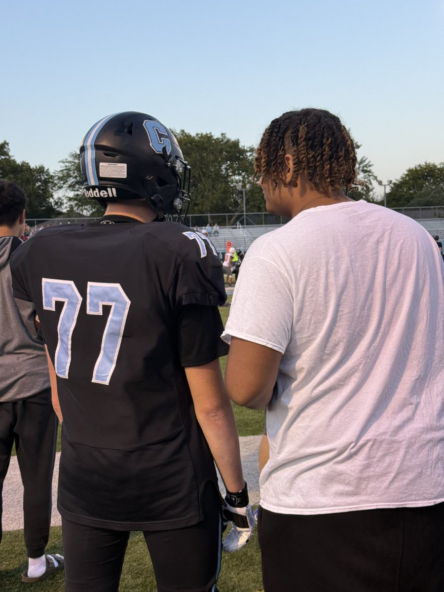 Ky_Bender73's tweet photo. Coaching up our younger linemen. Big win tonight for our JV team! Looking forward to another conference win tomorrow night! #RollEags #fridaynightlights #entitledtonothing @TheD_Zone @MichFBFrenzy @PrepRedzoneMI @MIexposure https://t.co/YN7KT31bjR