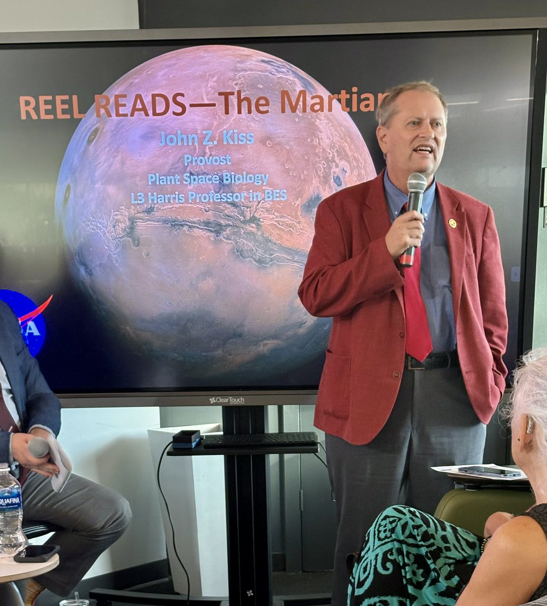 JZK60's tweet photo. I enjoyed being on a panel discussion of the Martian film at Evans Library at @FloridaTech! https://t.co/4dV7gTqnPr