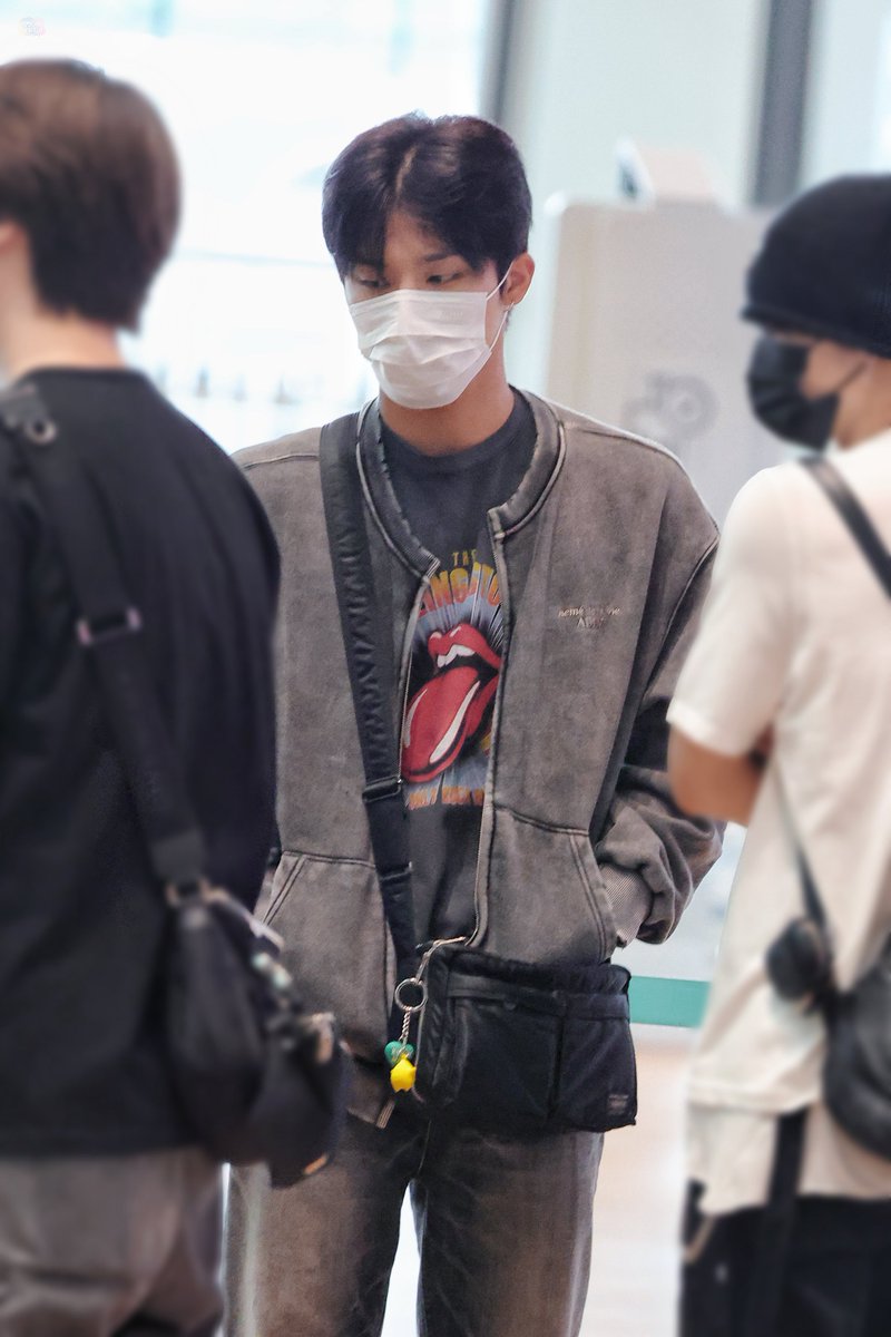 lyyz_DY's tweet photo. 260925 ICN

#TREASURE #트레저 #PARKJEONGWOO #박정우 https://t.co/oXY53pKwST