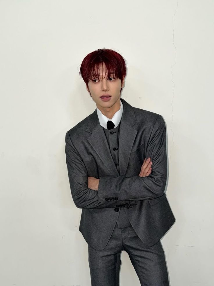 hsincostan's tweet photo. 빨간머리 우영 조아 https://t.co/Ql9yDcNvws