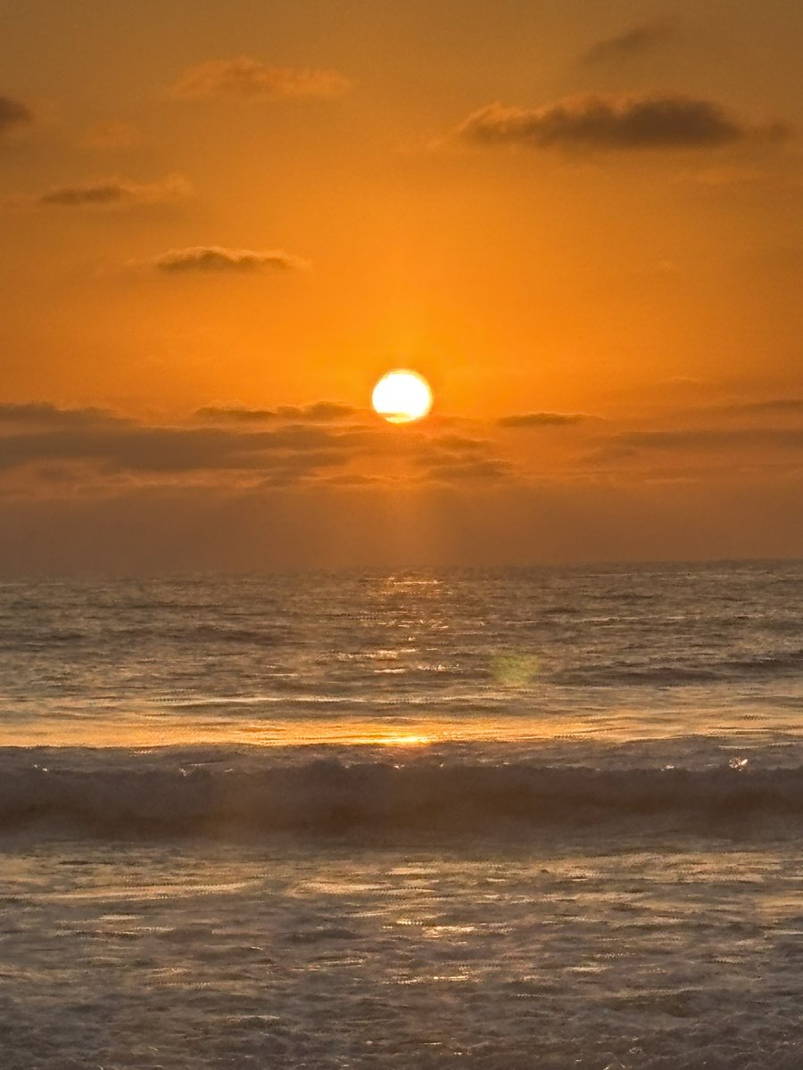 69trulove19's tweet photo. Wanted to share this sunset with yall, I waited for two hours 🌅💕 https://t.co/9qxtefXMeN