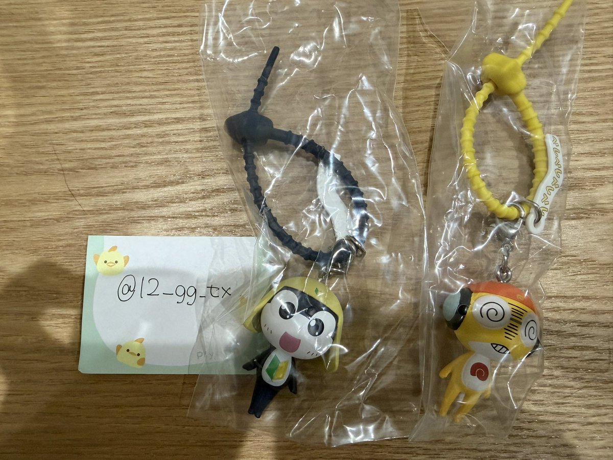 I2__gg_tx's tweet photo. 【交換】ケロロ軍曹 カラフル マルチチャーム ちびケロめじるしアクセサリー

【譲】(画像1枚目)タママ,クルル

【求】(画像2,3枚目)
ちびゼロ(通常SPどちらでも◎)＞同種ドロロ

横浜手渡し(都内検討)、郵送

異種になり難しいとは思いますが、お気軽にご連絡ください🙇🏻‍♀️ https://t.co/L8iAHDqWJw