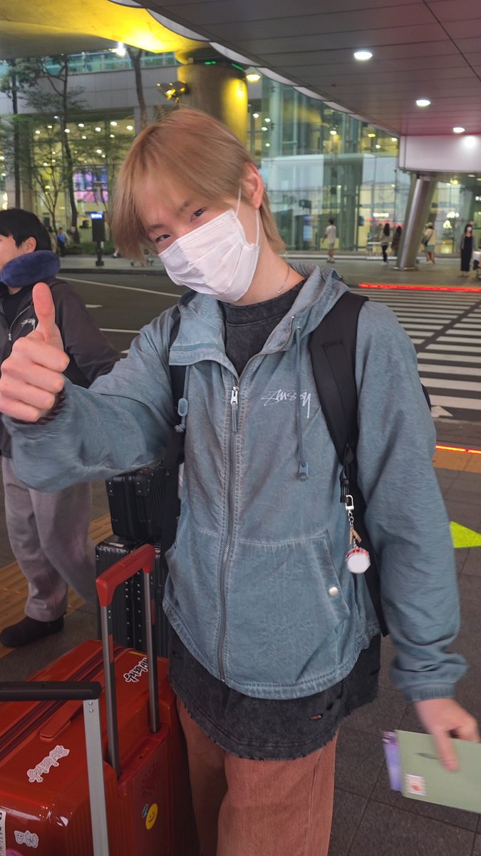 CatchDreamOT7's tweet photo. 2026.09.25
Chrocktikal Europe tour 
Finish~🛬

어서와
고생했어~!

#ChRocktikal 
#CRTK https://t.co/QSDna06RUX