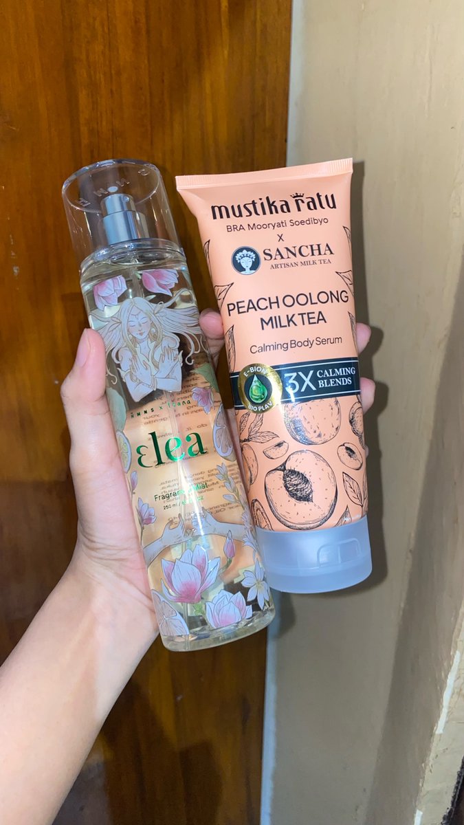 moonpuffin's tweet photo. NGEERII WARGA THREADS😭🫵🏻 SUNGKEM‼️

Yang nyaranin combo bodymist elea + lotion mustika wanginya dinotice kaya RATU KERATON 🙏🏼 wanginya tuh ngeraton banget🤭😭 https://t.co/MOgTq8aRRP