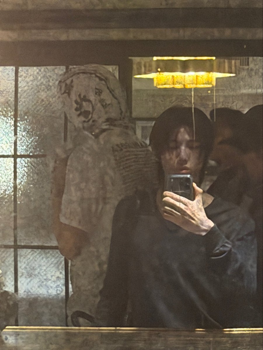 sayourtoge's tweet photo. jju kalo upload foto di weverse harus ada ed nya https://t.co/edrJbRZChu