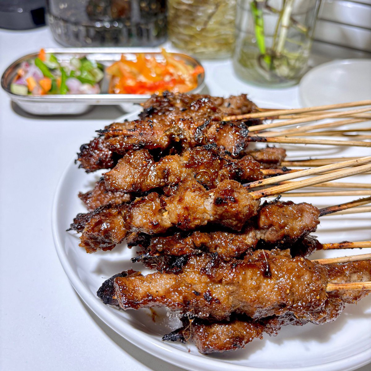 rizrizkyamalia's tweet photo. Makanan sebelum masuk perut harus masuk kamera dulu. ✨ https://t.co/DdxOOZGQDG