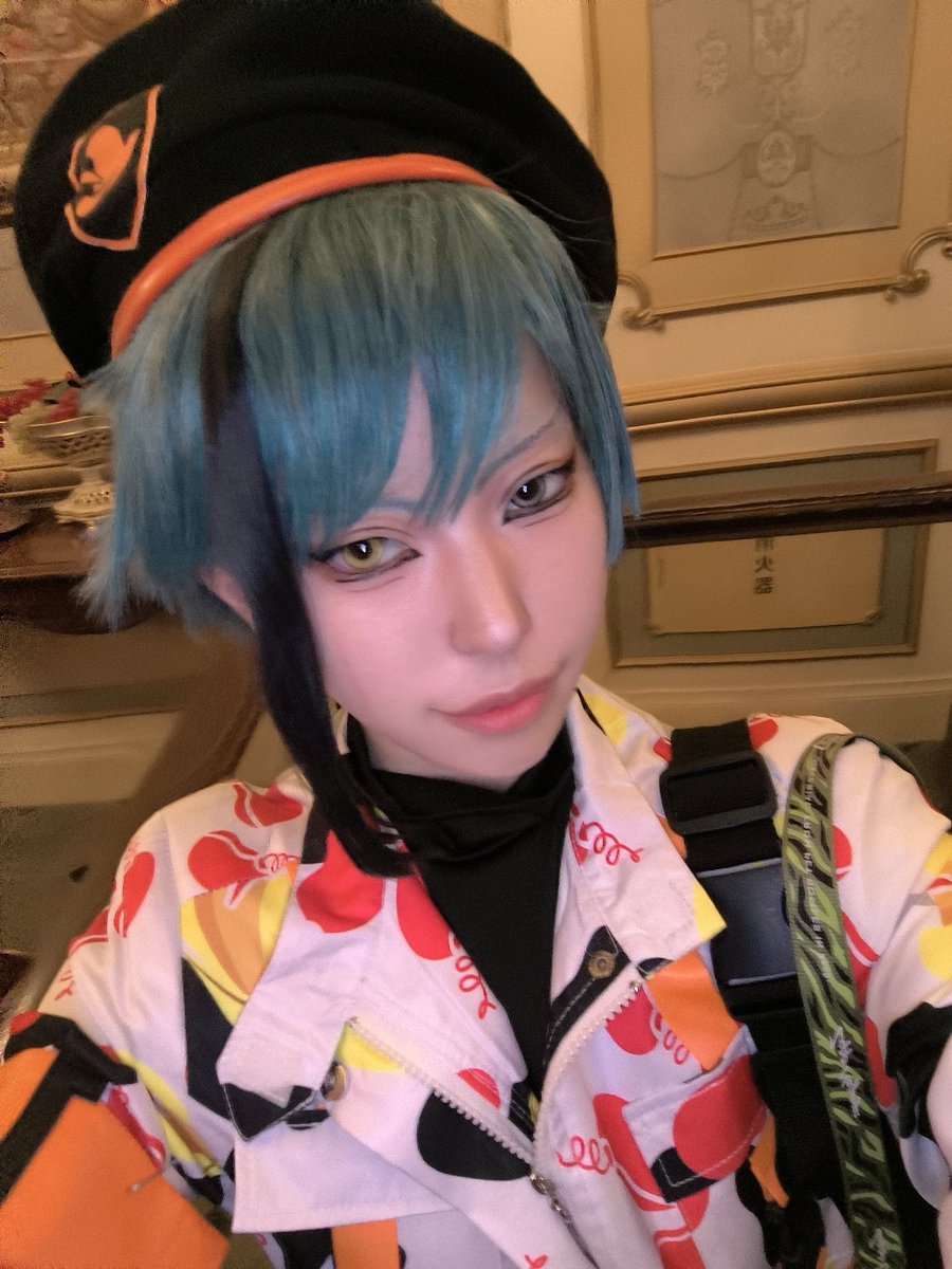 shiho__cos's tweet photo. 🏰インパ~~!!
豆🐬で👑さんといます！
#Dハロ仮装2026  #Dハロツイステ https://t.co/DKdq64PwOK