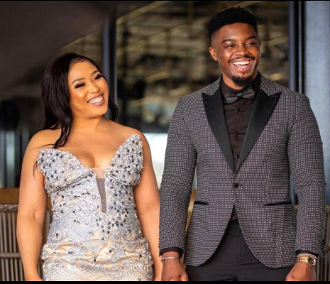 FunzaniDesign's tweet photo. 🎭🔥 SIMZ NGEMA &amp; TINO CHINYANI REVEAL THEIR MASKED SINGER SECRET!
🎭🔥 THE SHEEP SECRET IS OUT! Simz Ngema &amp; Tino Chinyani Finally Unmasked! 🐑 https://t.co/KyezHH9AQC