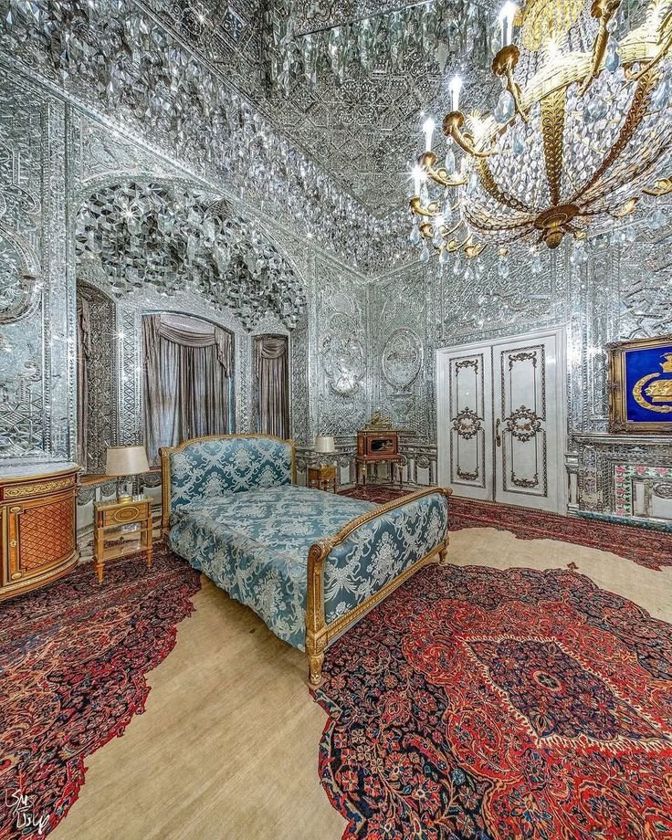 Carl_Fr_Gauss's tweet photo. Are Iranians people aliens 👽 or humans?
I really have no words to describe such beauty 
And I can’t comprehend what type of human brain can have such designs and ideas in his mind 

Shah palace, Tehran 
This is unreal https://t.co/aibZNUkUyB